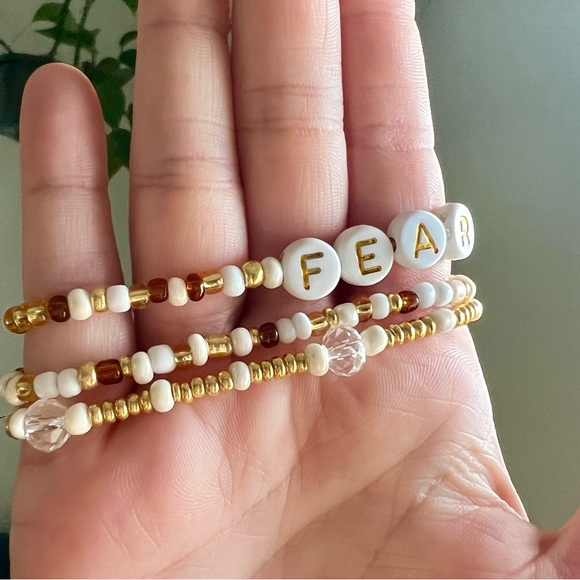 Taylor Swift Fearless set of 3 bracelets ♡ - Picture 4 of 5